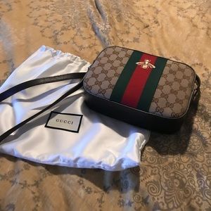 bumble bee purse gucci